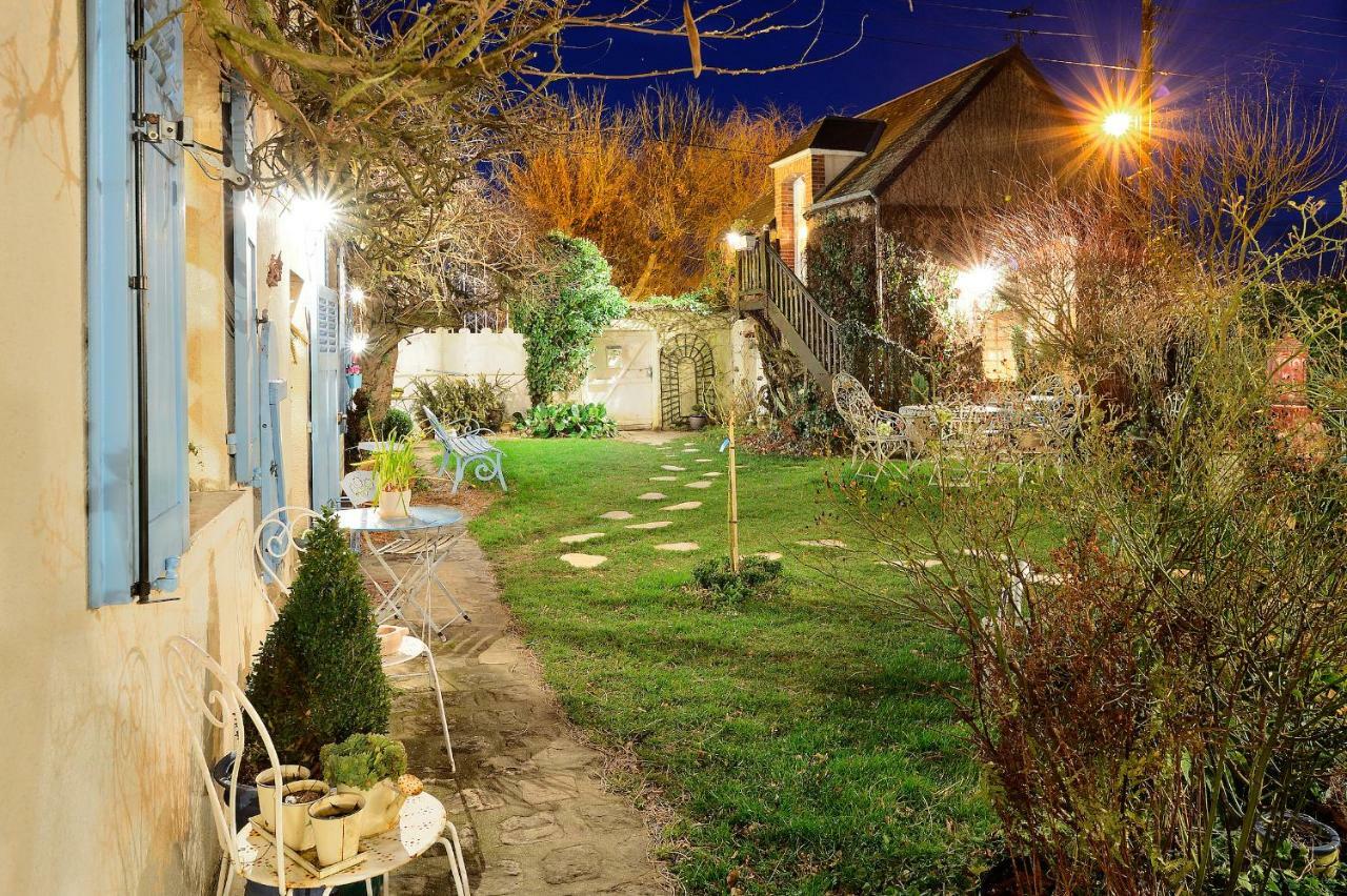 Maison d'Hotes à l'Ombre Bleue Mittainville Exterior foto